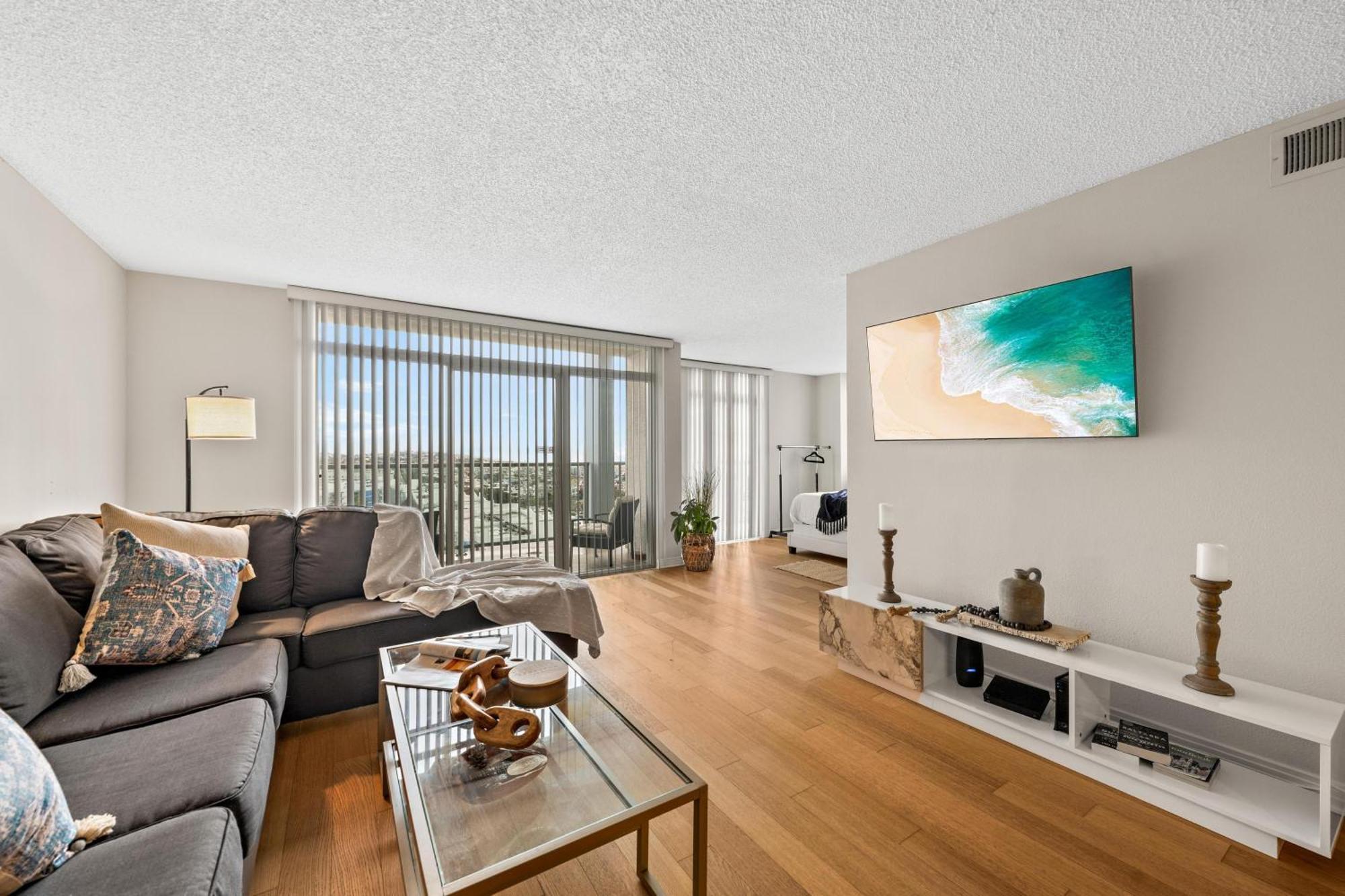The Tulip Marina Highrise With Ocean View